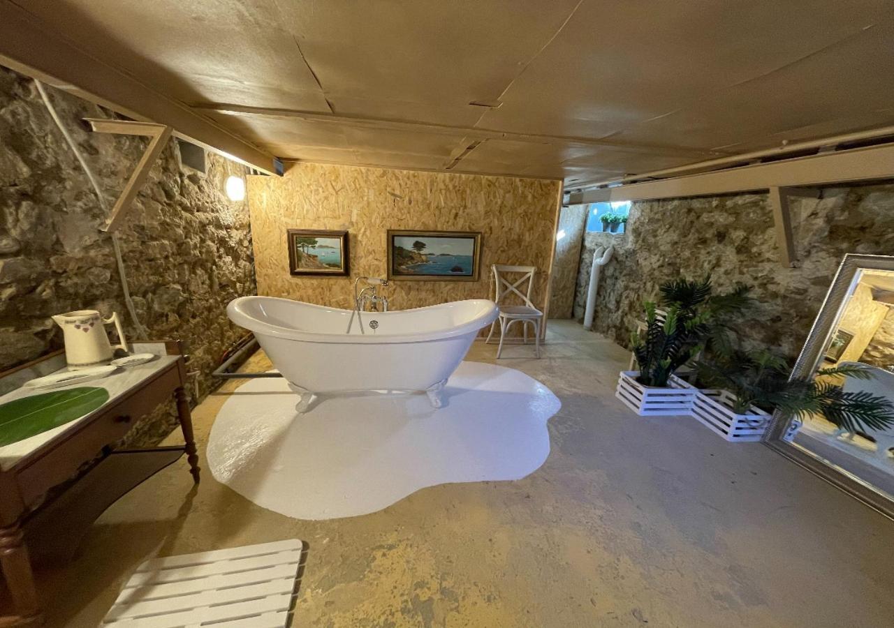 Migaloo Villa Динард Екстериор снимка